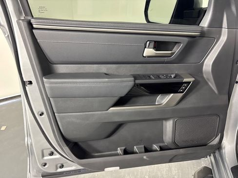 Used 2024 Toyota Tundra Limited AWD/4WD image 25