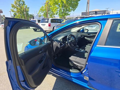 Used 2017 Chevrolet Cruze LT w/ Convenience Package image 10