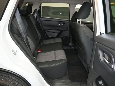 Certified 2024 Nissan Rogue SV image 27