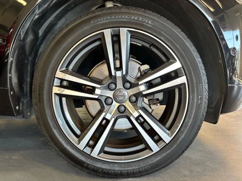 Used 2019 Volvo XC60 T5 Momentum w/ Premium Package image 54