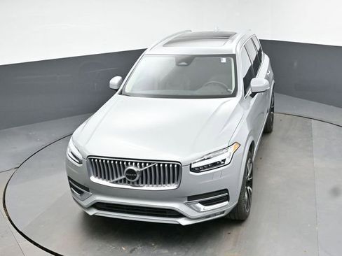 Used 2025 Volvo XC90 B6 Plus image 18