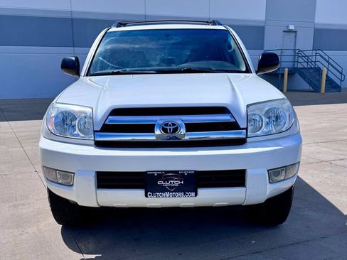 Used 2005 Toyota 4Runner SR5 AWD/4WD image 2