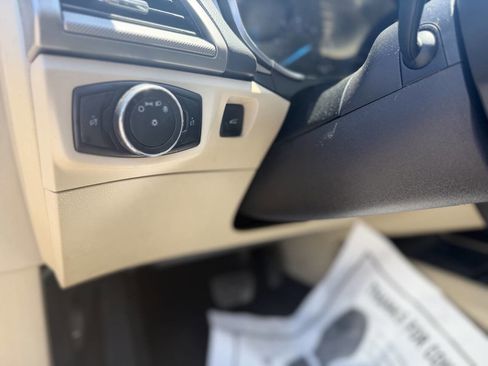 Used 2014 Ford Fusion SE FWD image 12