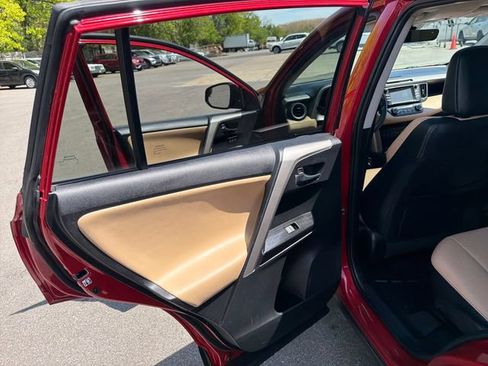 Used 2016 Toyota RAV4 Limited w/ Advanced Technology Package FWD image 18