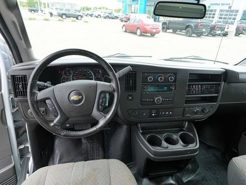 Used 2022 Chevrolet Express 3500 w/ Power Convenience Package RWD image 18