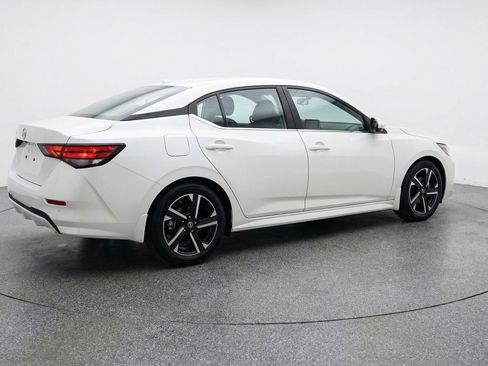 Used 2025 Nissan Sentra SV image 9