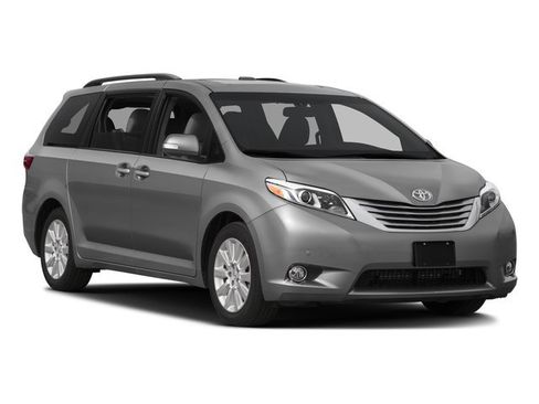 Used 2017 Toyota Sienna XLE w/ XLE Navigation Package FWD image 6