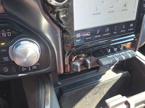 Used 2022 RAM 1500 Limited AWD/4WD image 19