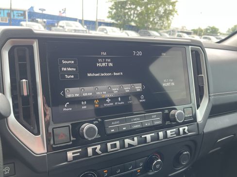 Used 2025 Nissan Frontier SV RWD image 25