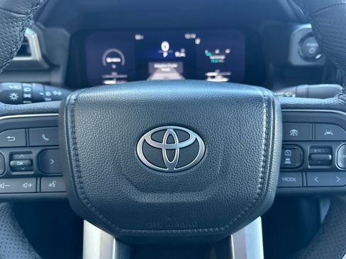 Certified 2025 Toyota Tacoma Limited image 30