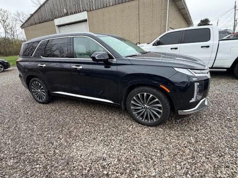 Used 2023 Hyundai Palisade Calligraphy w/ Winter Package image 5