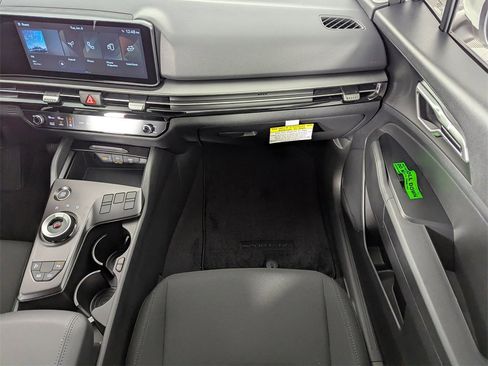 New 2026 Kia Sportage LX image 17