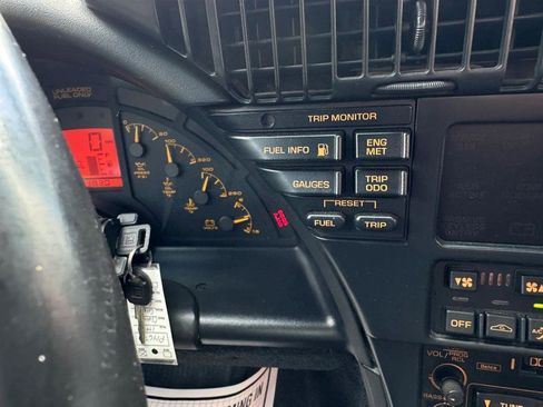 Used 1993 Chevrolet Corvette Coupe RWD image 19