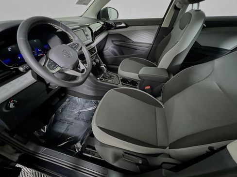 Used 2024 Volkswagen Taos S image 15