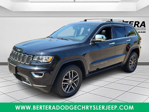 Used 2018 Jeep Grand Cherokee Limited w/ Trailer Tow Group IV AWD/4WD image 3