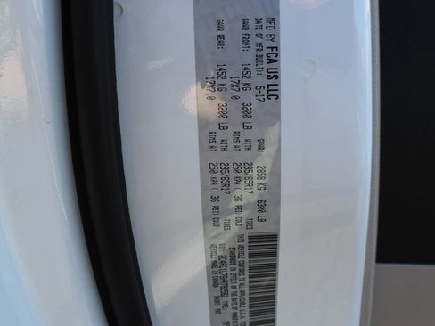 Used 2017 Chrysler Pacifica Premium image 22