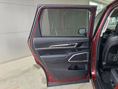 Used 2024 Kia Telluride S w/ S Sunroof Package image 16