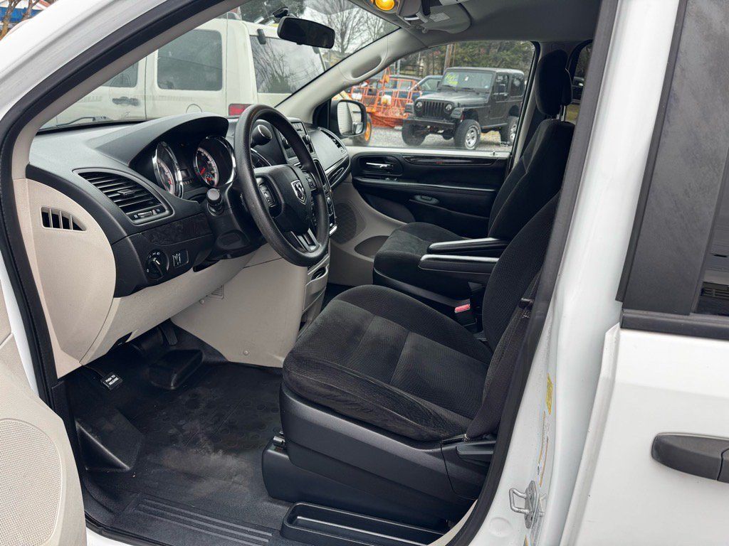 Used 2015 RAM C/V Tradesman FWD image 8