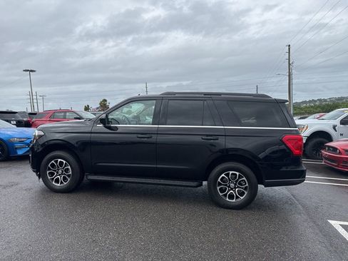 Used 2024 Ford Expedition XLT image 4