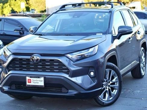 Certified 2022 Toyota RAV4 XLE Premium image 4