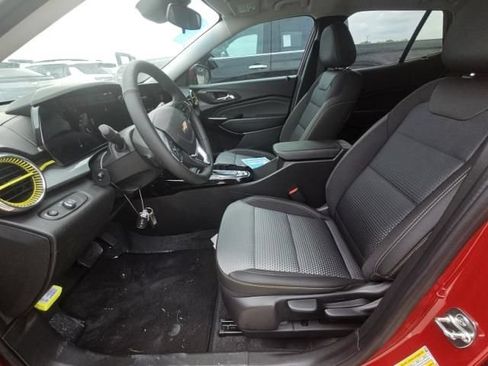 Used 2026 Chevrolet Trax LT w/ Driver Confidence Package FWD image 8