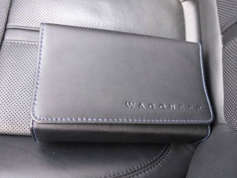 Used 2022 Jeep Wagoneer Series III image 69