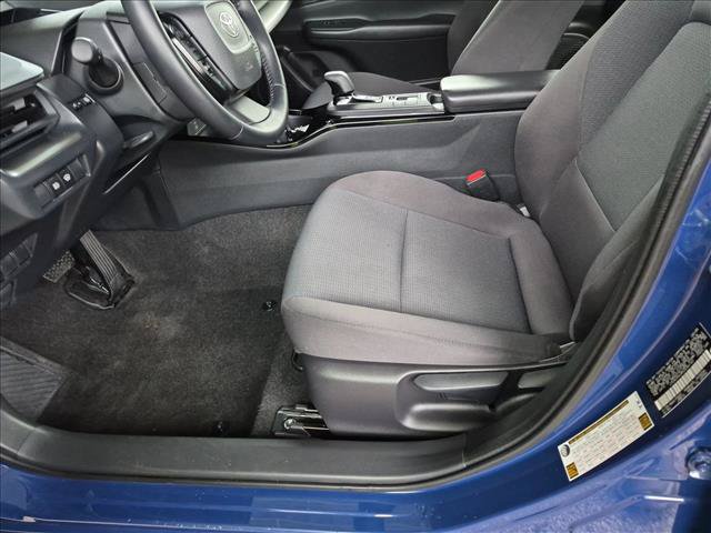 Certified 2025 Toyota Prius LE FWD image 15