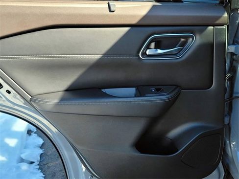 Used 2021 Nissan Rogue SL w/ Premium Package image 13