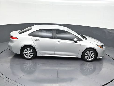 Used 2025 Toyota Corolla LE w/ Convenience Package image 20