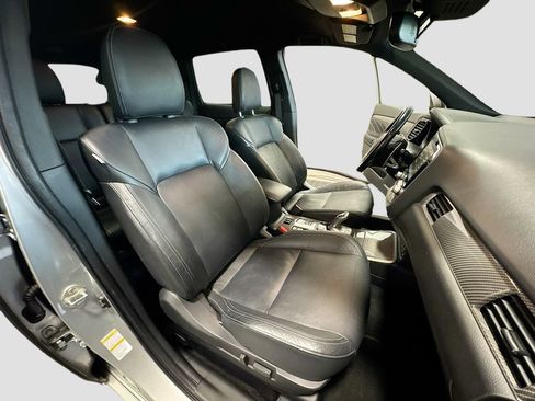 Used 2022 Mitsubishi Outlander LE AWD/4WD image 25