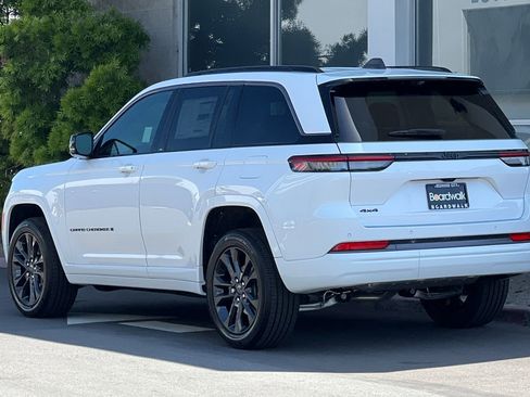 New 2026 Jeep Grand Cherokee Limited AWD/4WD image 6