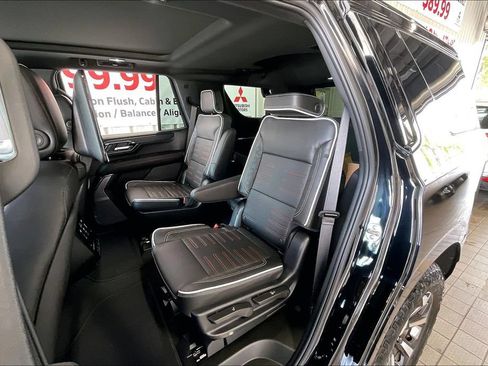 Used 2025 GMC Yukon AT4 Ultimate AWD/4WD image 14