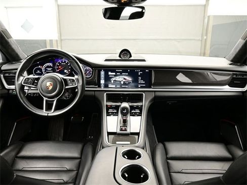 Used 2017 Porsche Panamera Turbo image 19
