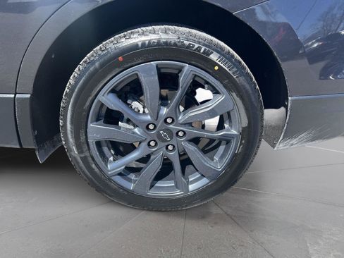 Used 2022 Chevrolet Equinox RS w/ RS Leather Package image 11