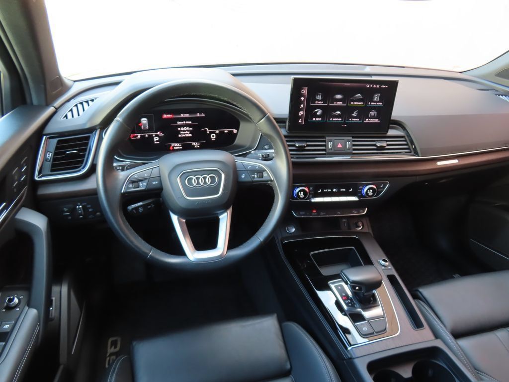 Used 2023 Audi Q5 2.0T Premium Plus w/ Premium Plus Package AWD/4WD image 4