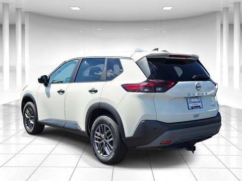 Used 2023 Nissan Rogue S AWD/4WD image 3