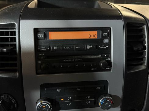 Used 2010 Nissan Titan PRO-4X AWD/4WD image 12