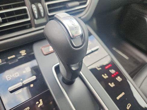 New 2026 Porsche Macan image 13