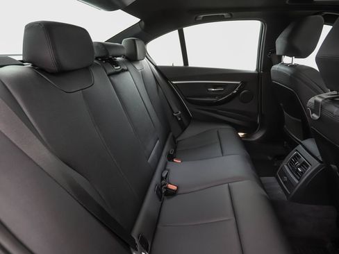 Used 2017 BMW 330i xDrive Sedan AWD/4WD image 25