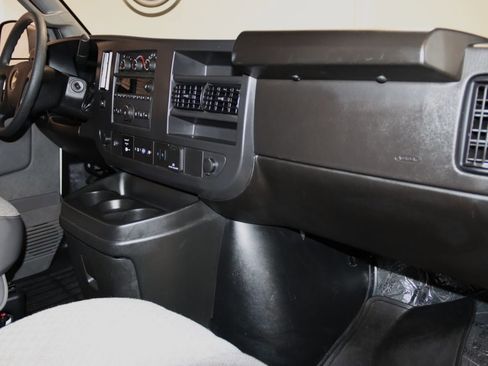 Used 2025 Chevrolet Express 3500 LT w/ LT Preferred Equipment Group image 55