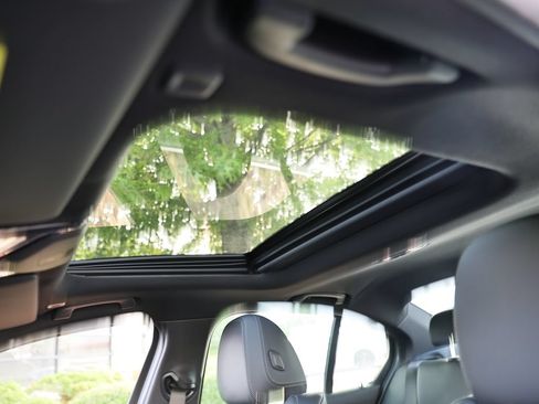 New 2026 BMW 330i Sedan w/ Premium Package RWD image 19