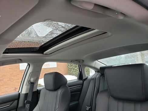 Used 2021 Honda Accord EX-L image 10