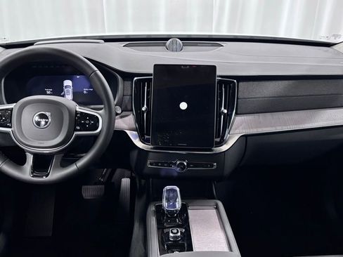 New 2026 Volvo XC90 T8 Ultra w/ Protection Package Premier AWD/4WD image 2