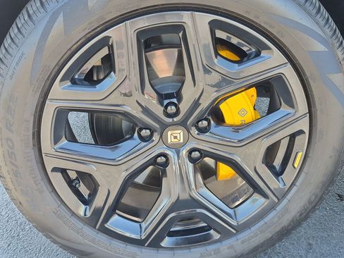 Used 2023 Rivian R1S Adventure AWD/4WD image 13