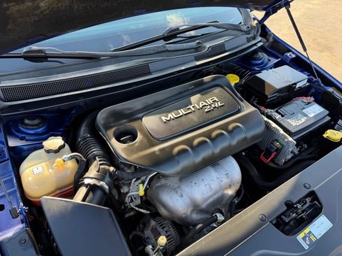 Used 2015 Chrysler 200 S FWD image 33