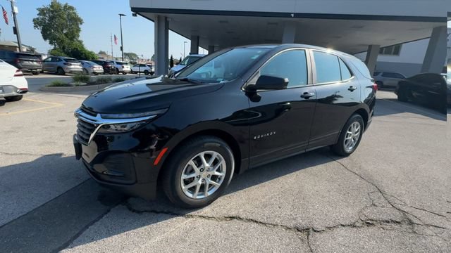 Used 2023 Chevrolet Equinox LS FWD image 4