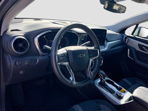 Used 2023 Chevrolet Blazer LT image 9