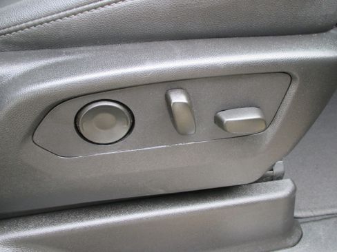 Used 2024 Chevrolet Tahoe LT AWD/4WD image 19