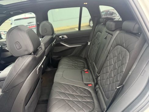 Used 2025 BMW X5 xDrive40i AWD/4WD image 12
