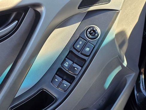 Used 2016 Hyundai Elantra SE image 21